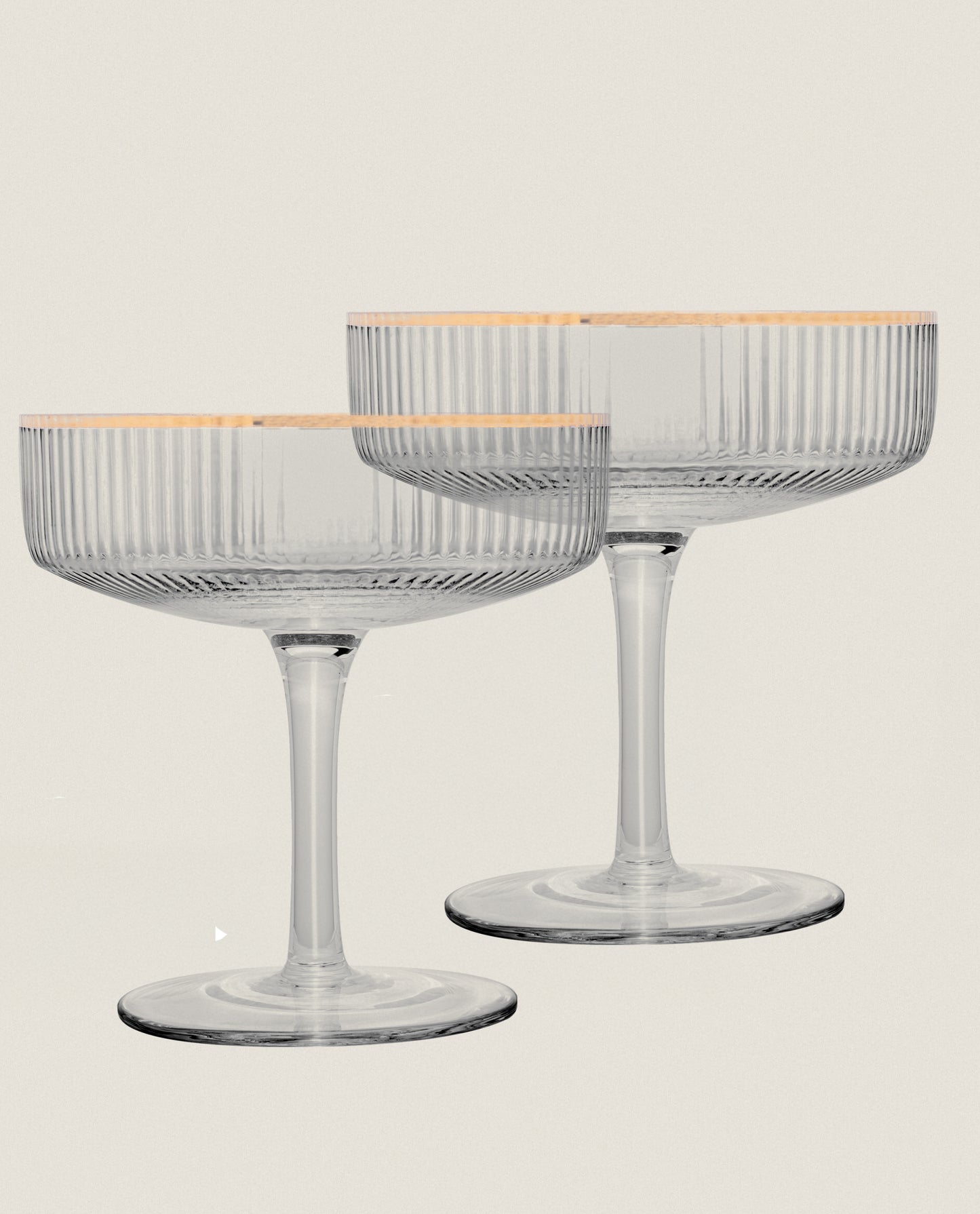 2 taças vidro coupé borda dourada